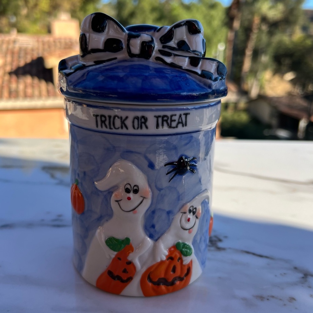 HALLOWEN TRICK OR TRICK GHOST 👻 PUMPKIN